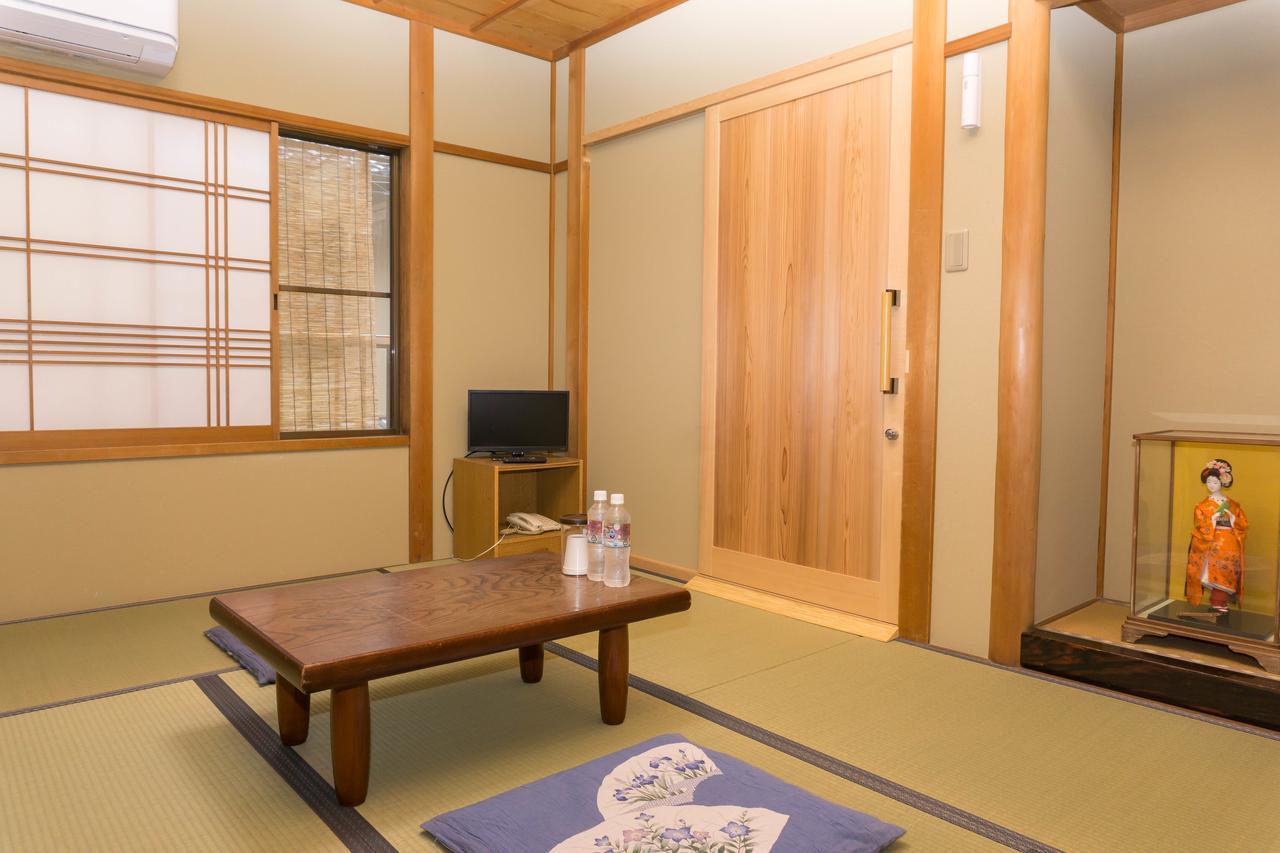 Ryokan Hinomoto Kyoto Kawaramachi Buitenkant foto