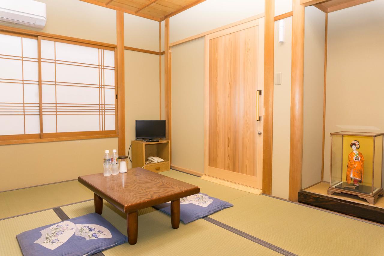 Ryokan Hinomoto Kyoto Kawaramachi Buitenkant foto